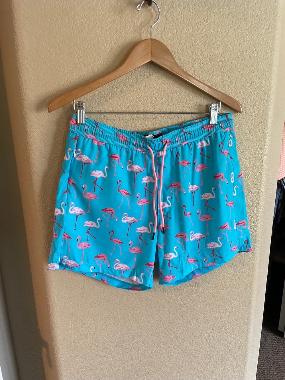 Surfcuz Men’s Blue & Pink Flamingo Swin Trunks with Compression Liner Size M